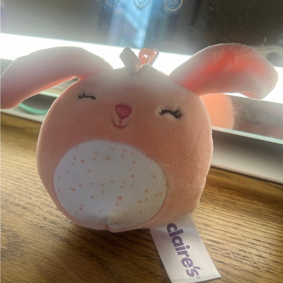 Legacy the Bunnycorn Squishmallows Squish Clip - Picture 3 of 3